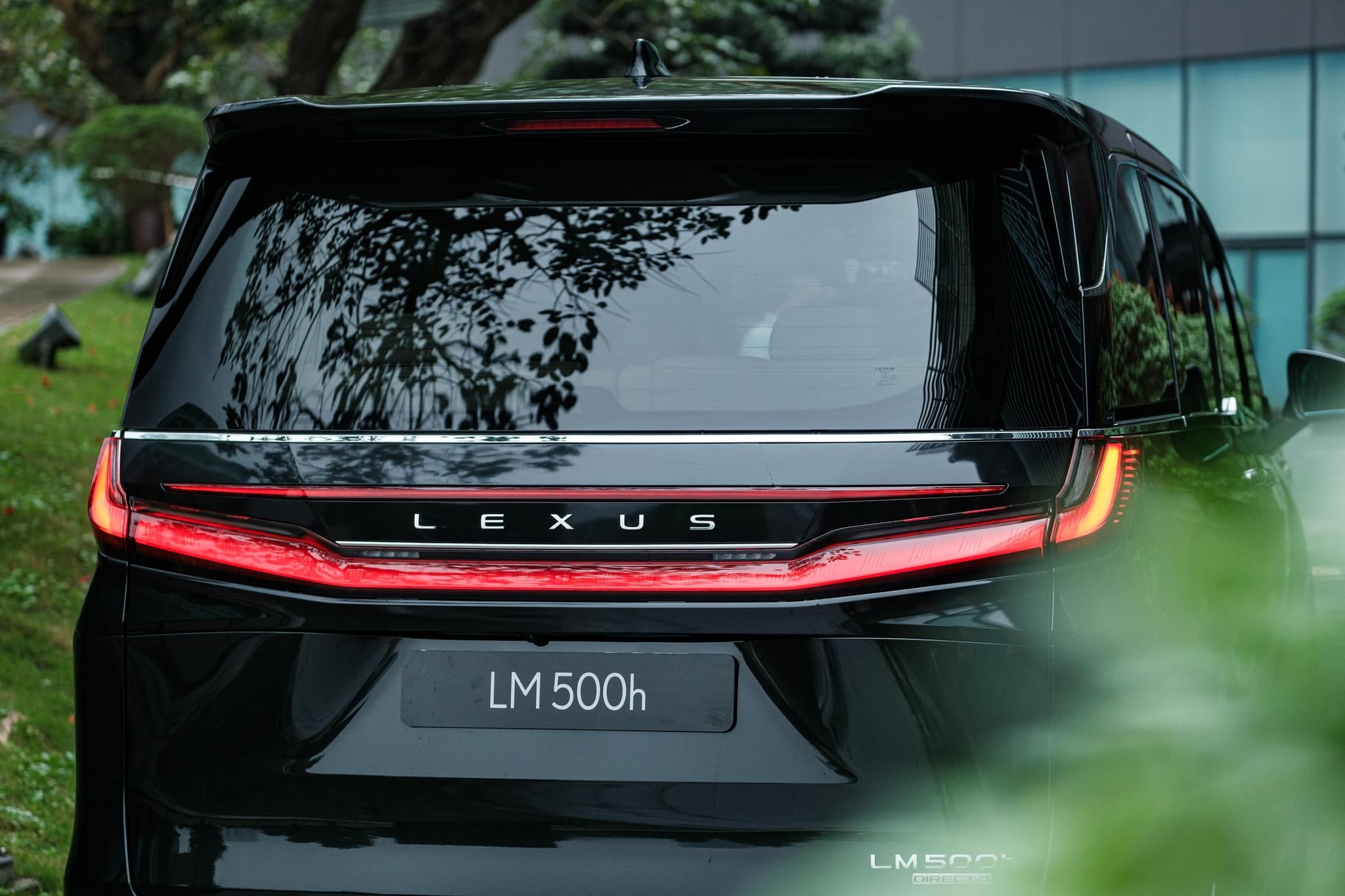 Lexus Lm