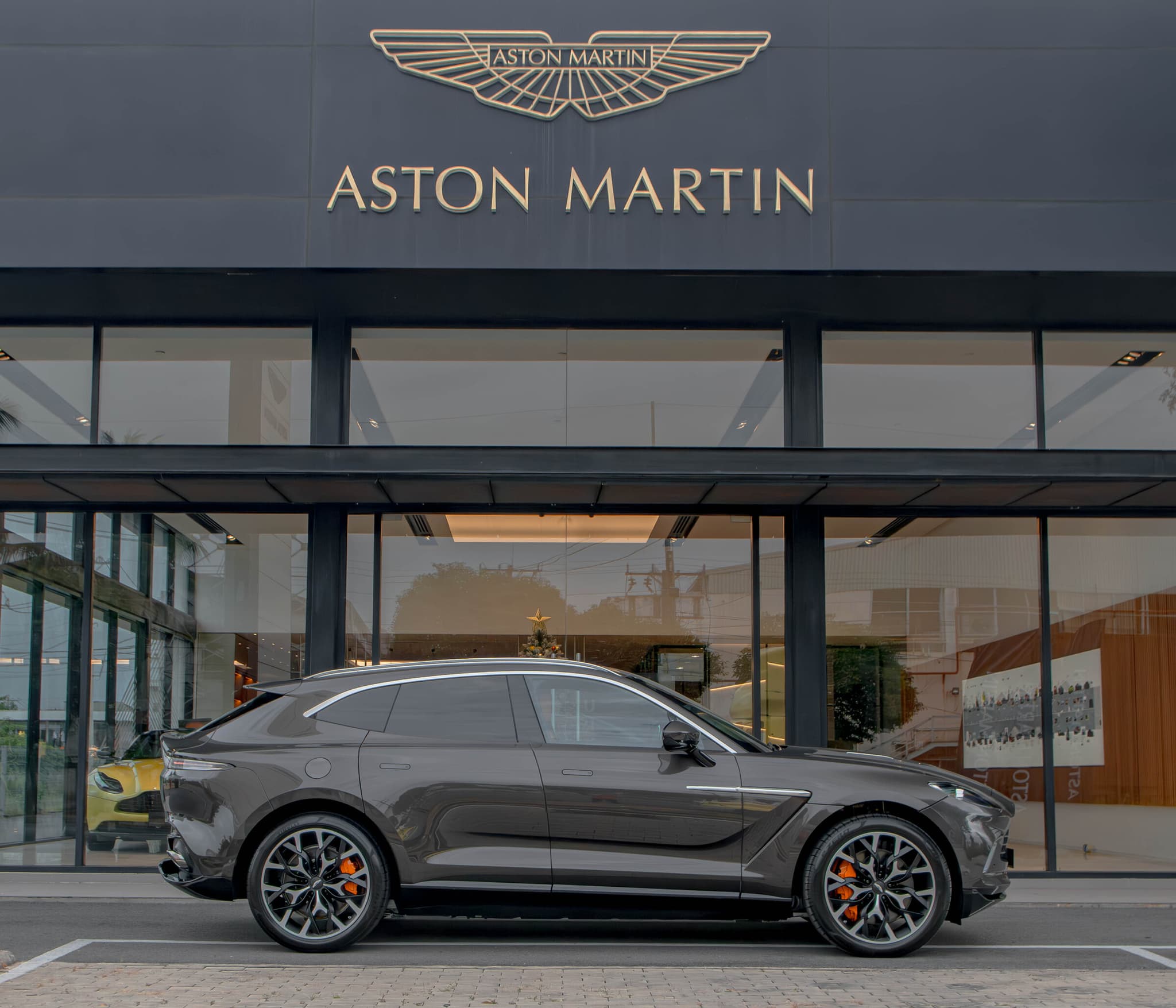 Aston Martin Dbx 2023