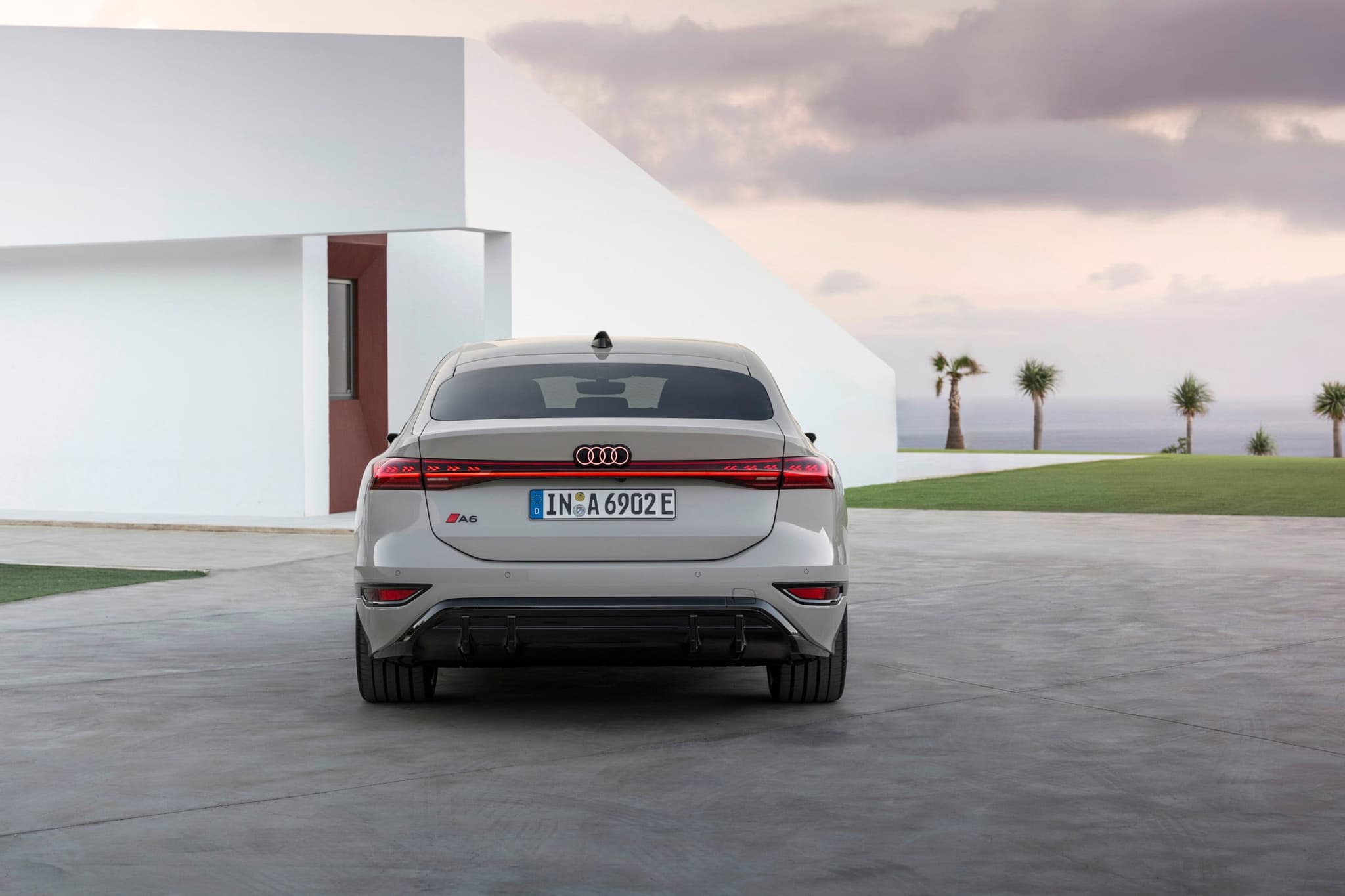 Audi A6 e-tron