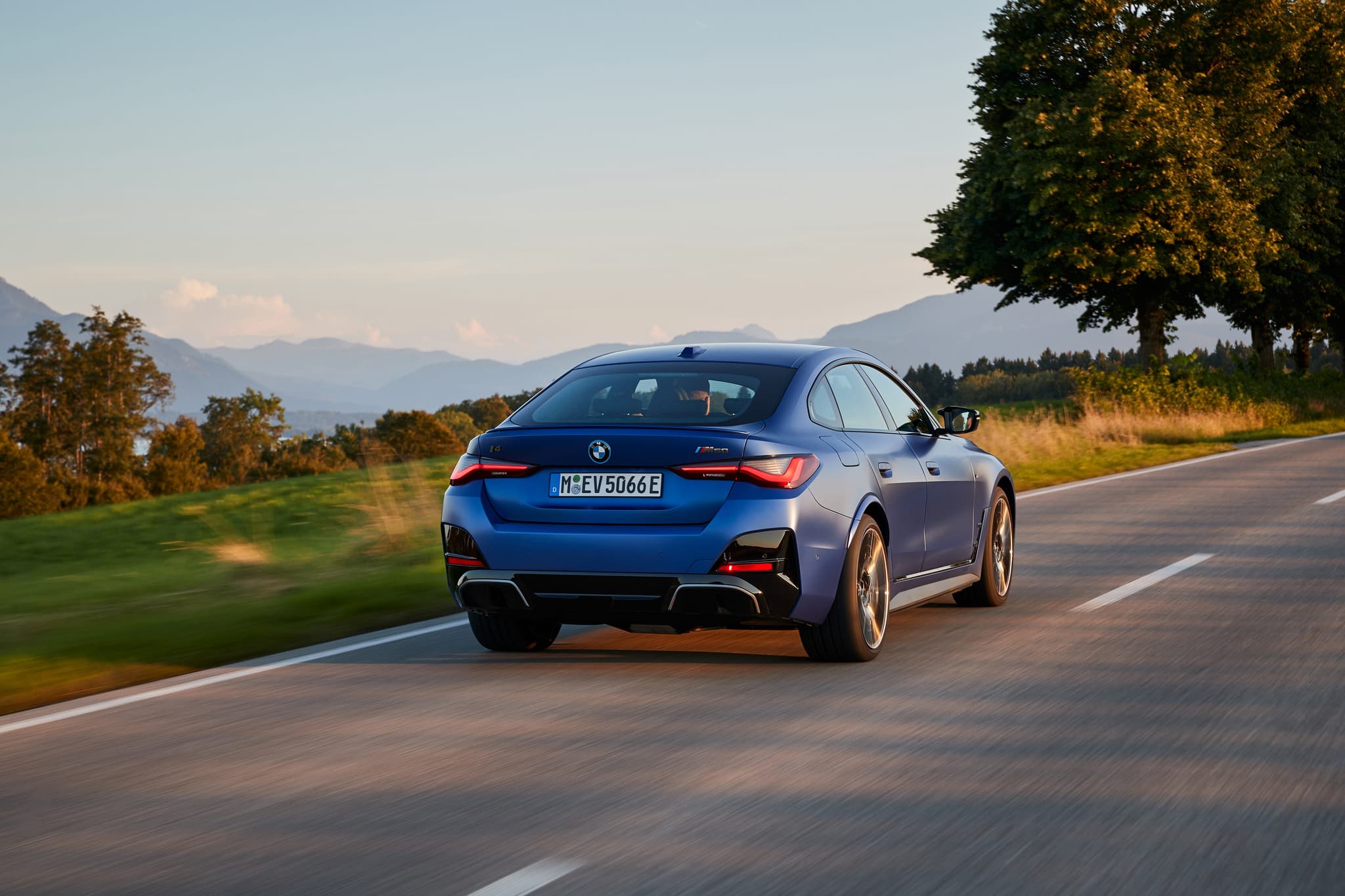 BMW i4