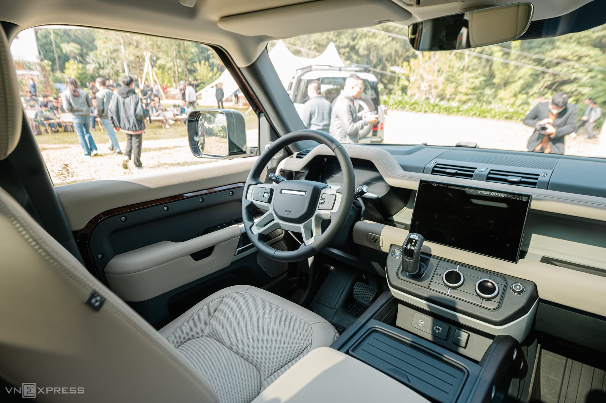 Land Rover Defender 130