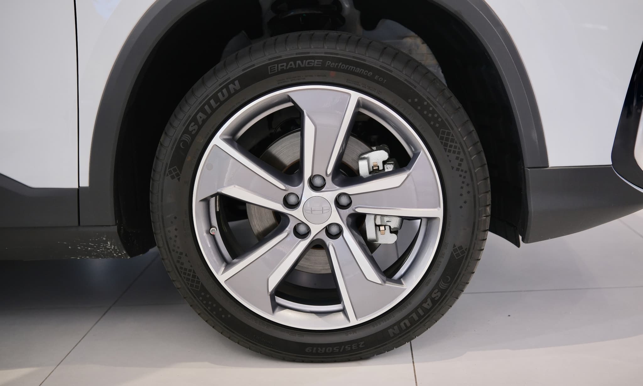 Geely Okavango