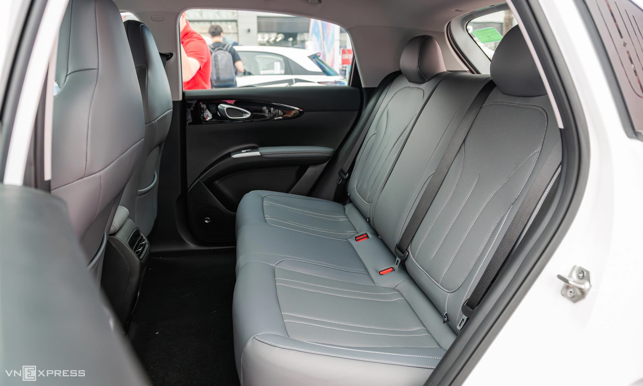 Geely Ex2