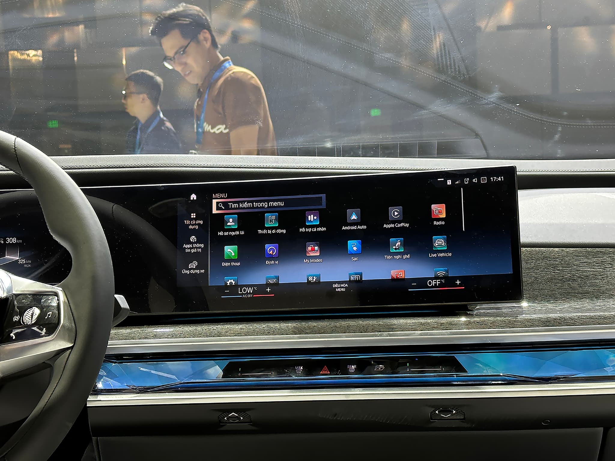 BMW I7