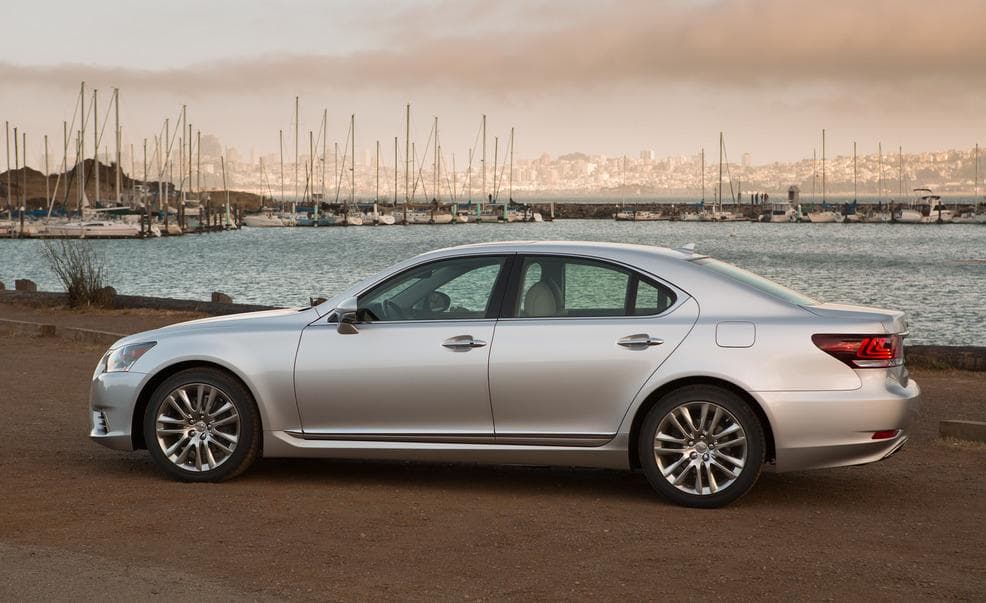 Lexus LS