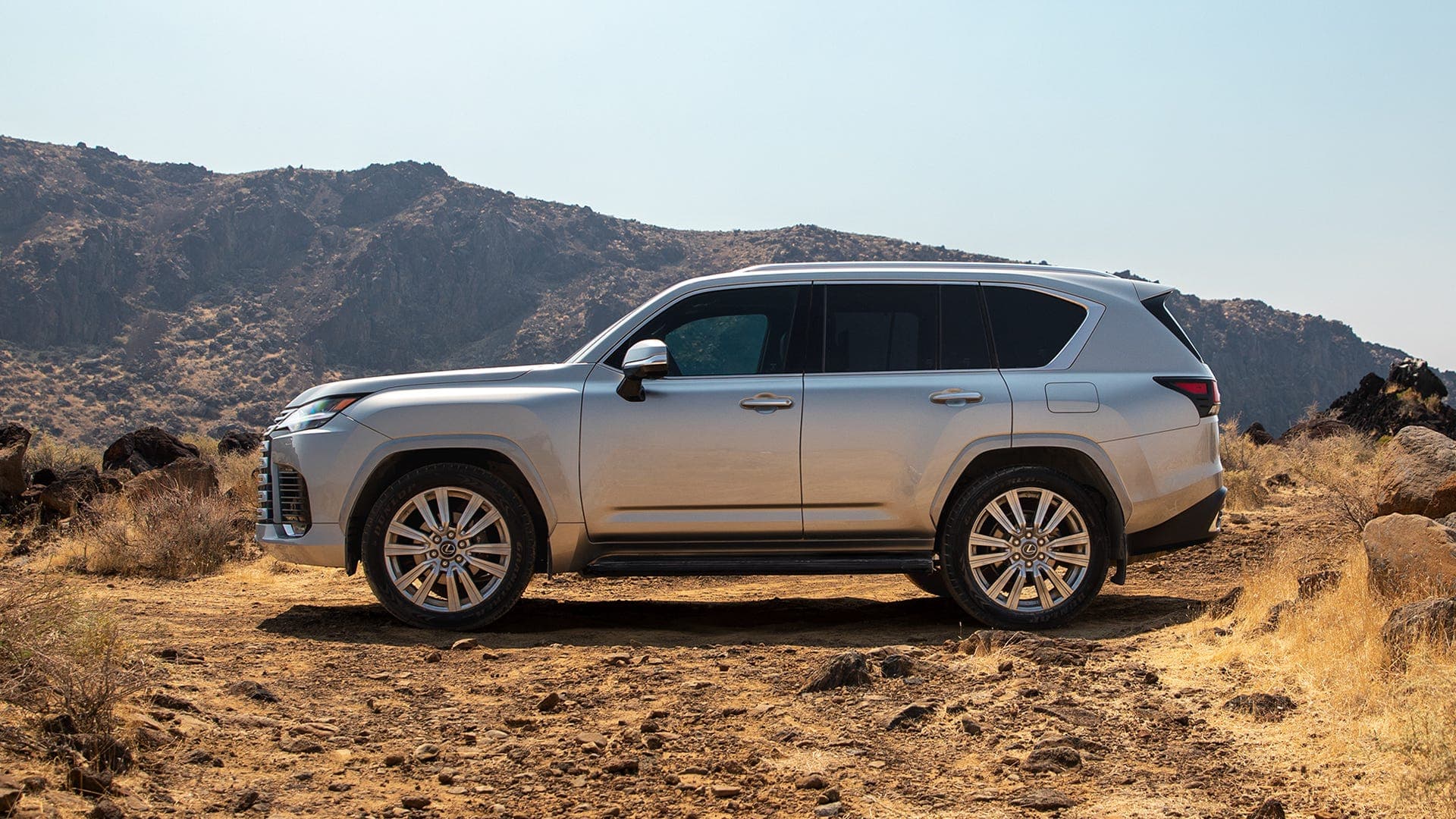 Lexus LX 2022