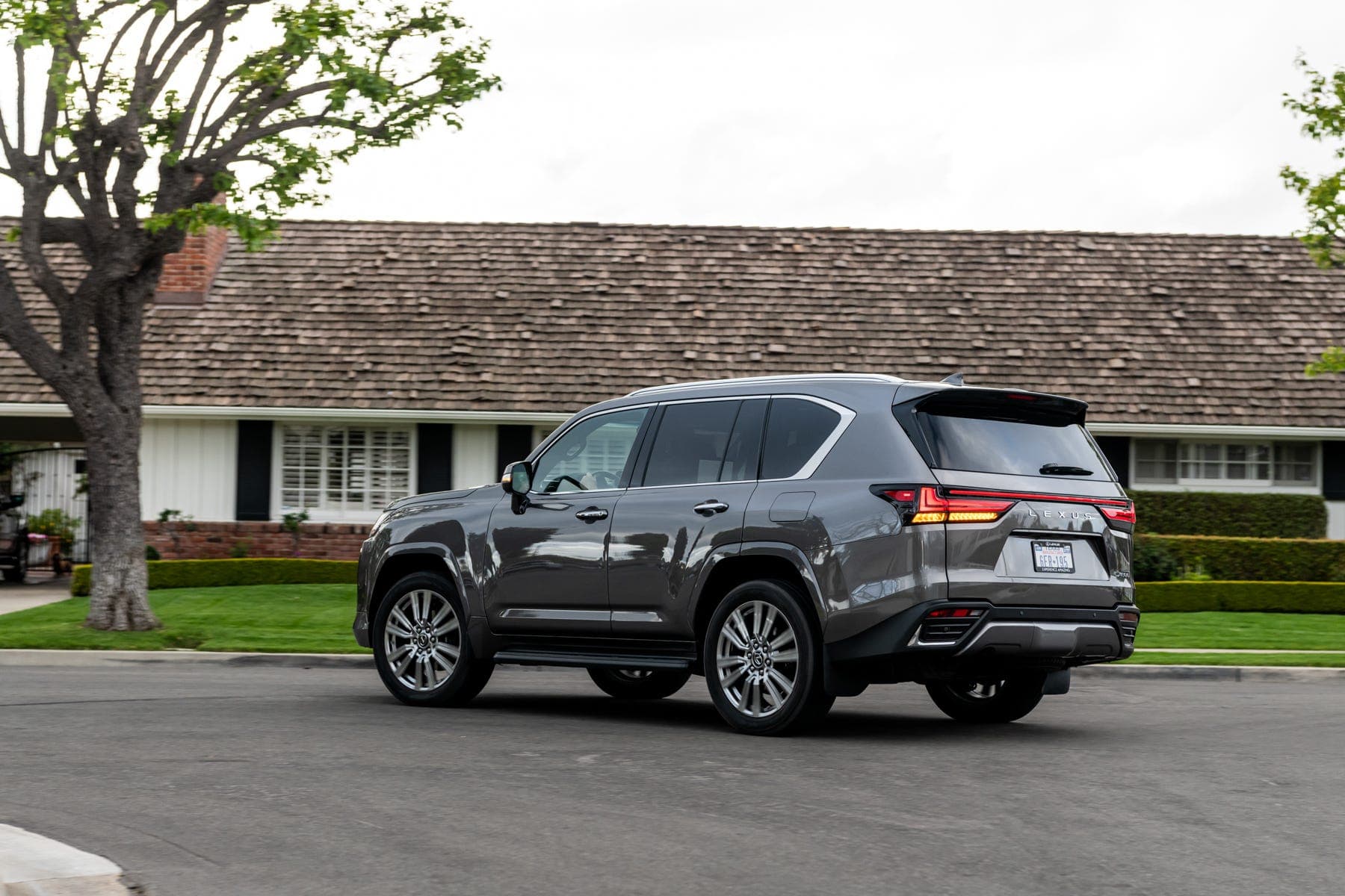Lexus LX
