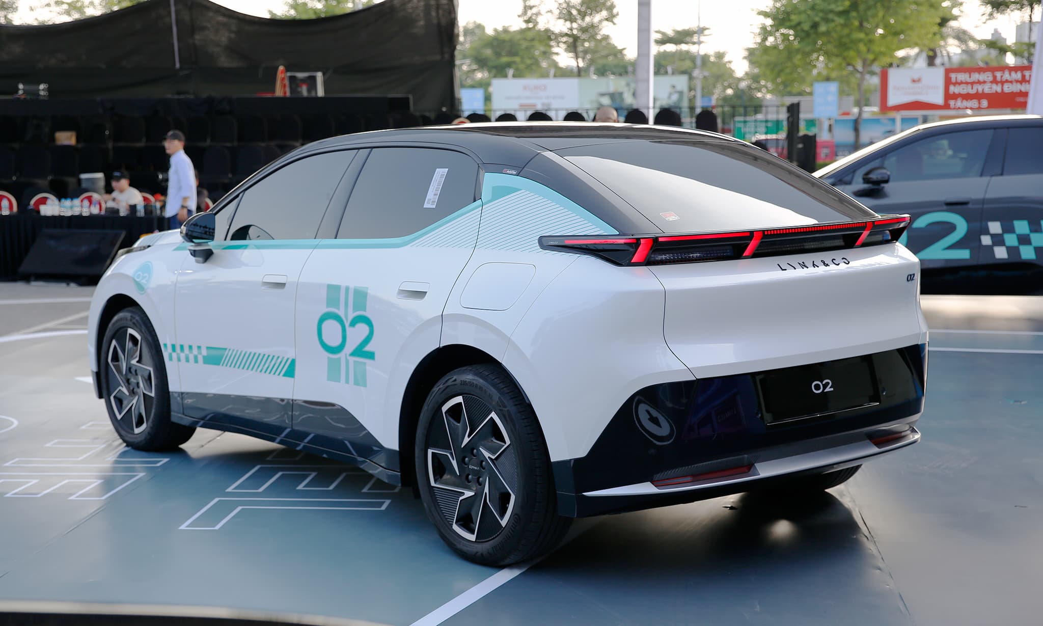 Lynk & CO 02