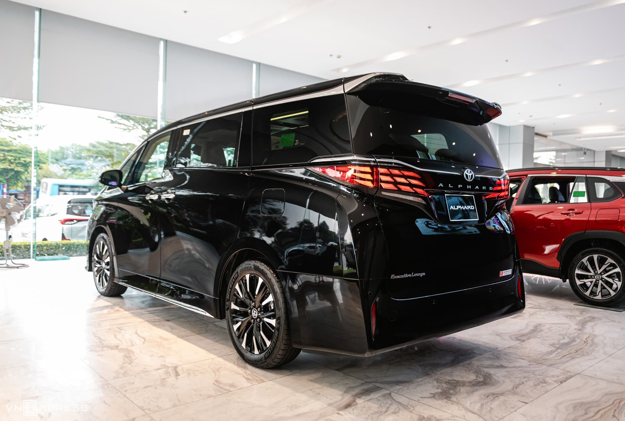 Toyota Alphard 2023