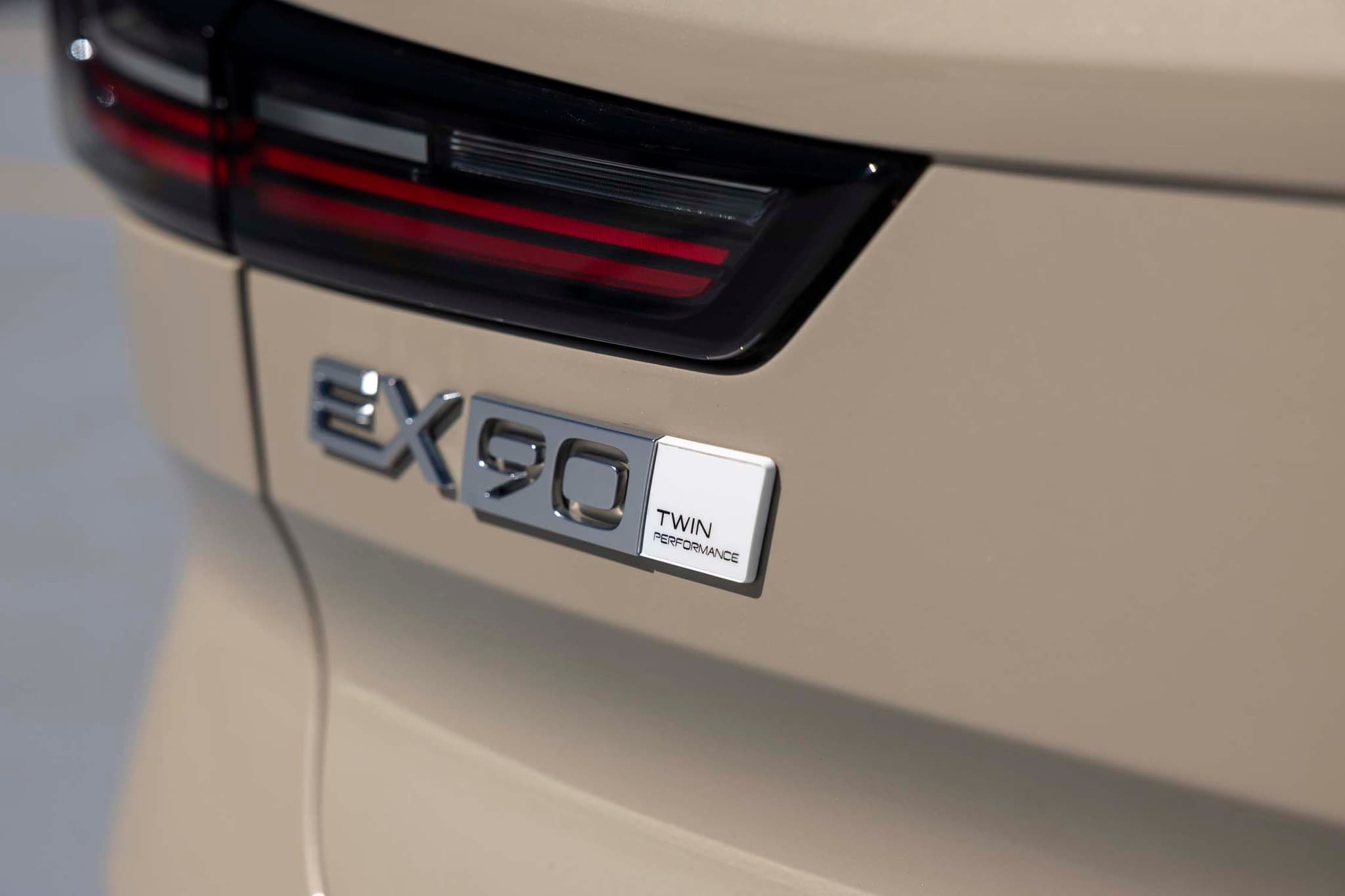Volvo EX90