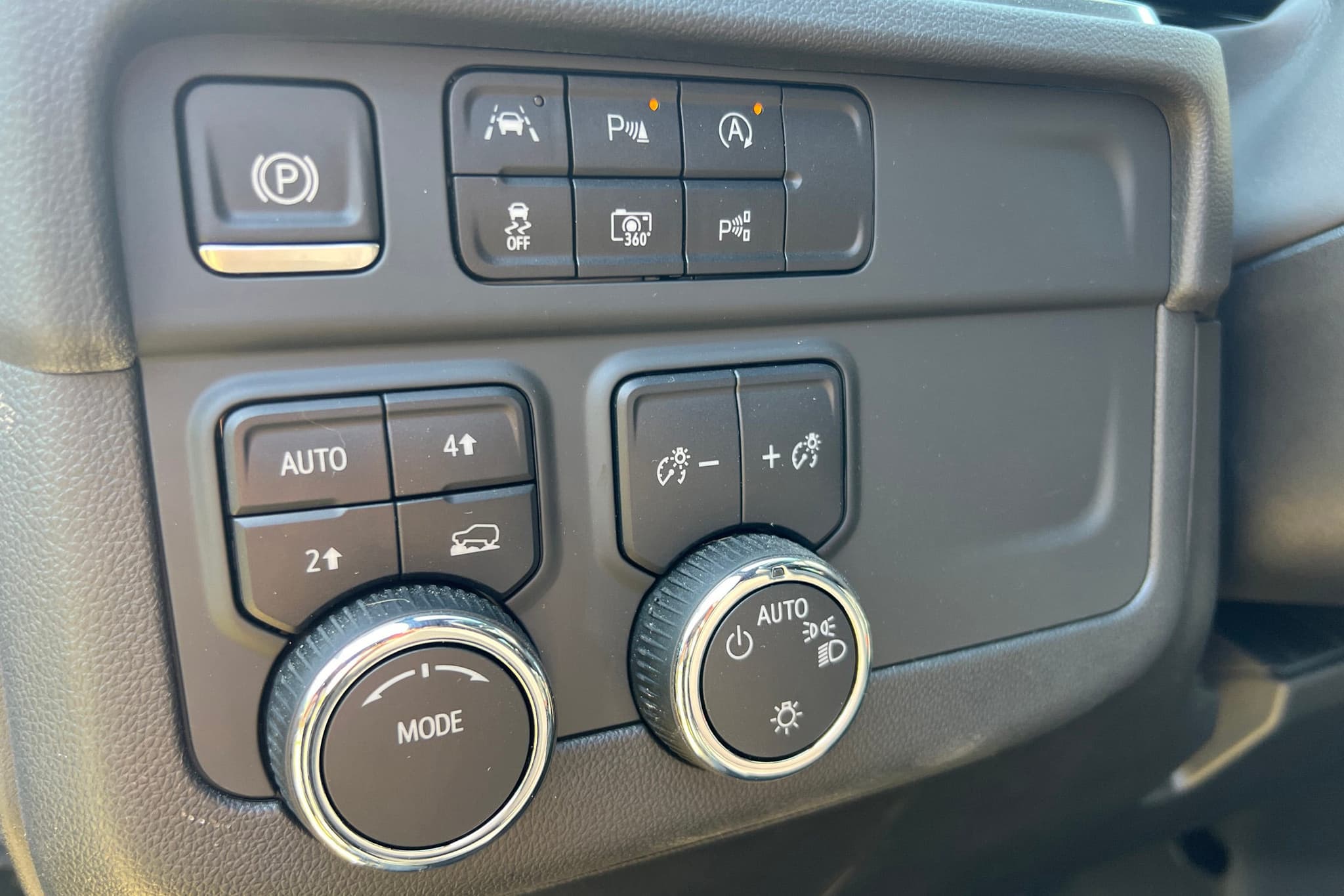 Chevrolet Suburban 2025